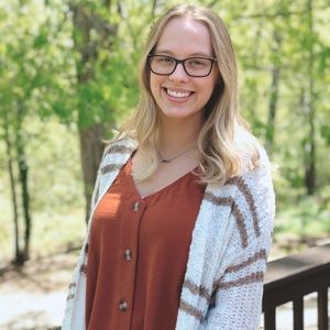 Meet your Posher, Casey